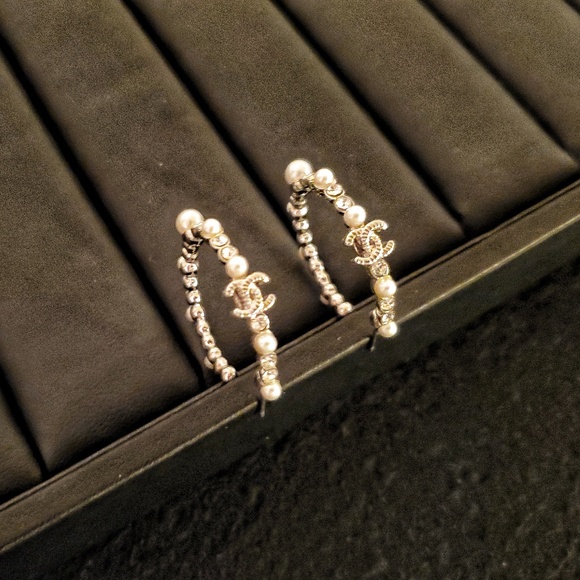 Chanel Jewelry - Chanel Hoop CC Pearl Earrings